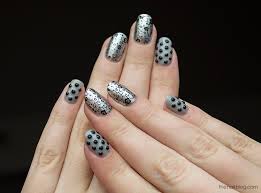 nails grey 2
